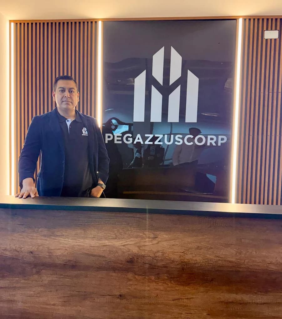 Edwin Ramiro Realpe — Gerente General de Pegazzus Corp